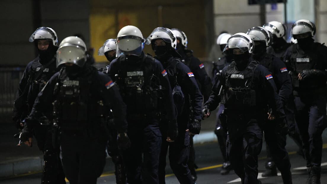 Tužilaštvo Traži Identifikaciju Učesnika Nasilja Ispred Narodnog Pozorišta; Studenti Se Izvinili Mitropolitu