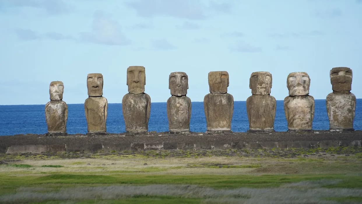 Neočekivano otkriće na Uskršnjem ostrvu: mala moai iznikla iz suvog dna jezera