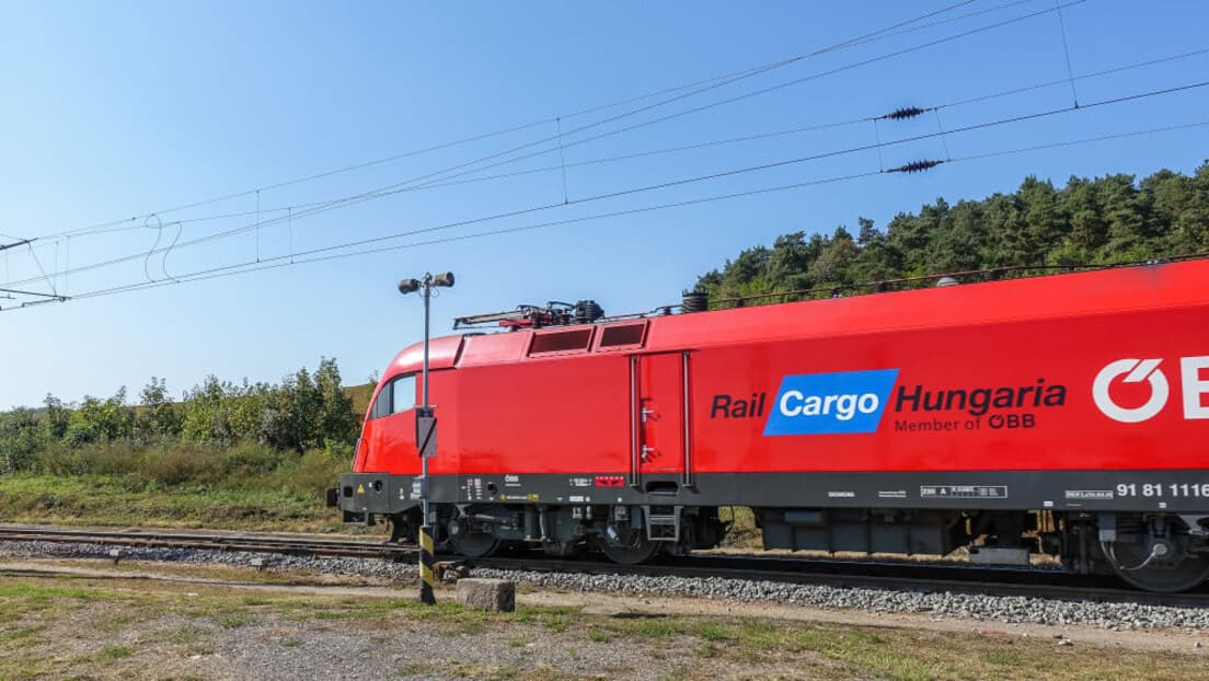 Prvi teretni vozovi krenuli modernizovanom prugom Budimpešta–Beograd — istorijski korak za regionalnu logistiku