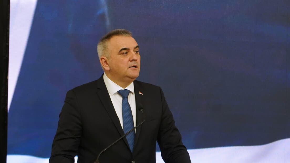 Savo Minić Podneo Ostavku — Najavljuje Ponovnu Konstituciju Vlade i Zaštitu Legitimiteta