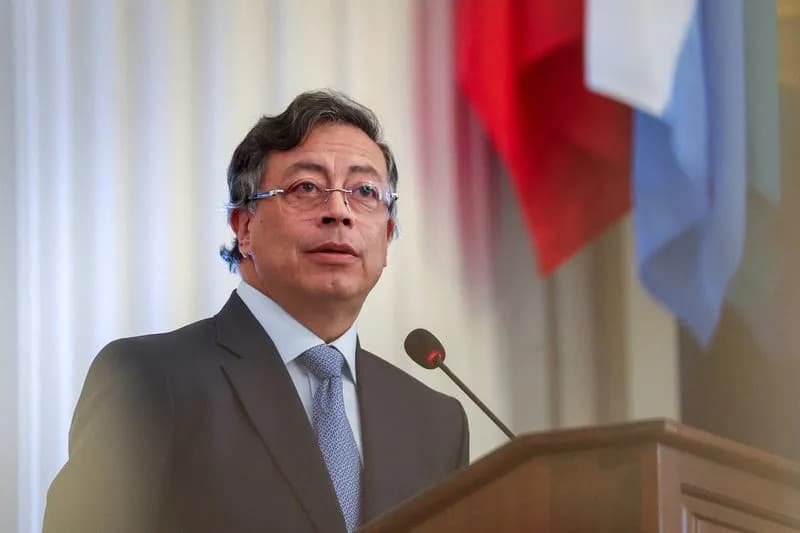 U Kolumbiji Pronađeni Ugljenisani Ostaci 27 Ljudi Posle Bombardovanja Blizu Granice — Napetosti Između Petra i Noboe