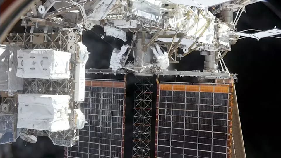 NASA Astronauti Pripremili ISS Za Novi iROSA Solarni Panel — Prva Američka EVA Posle 10 Meseci