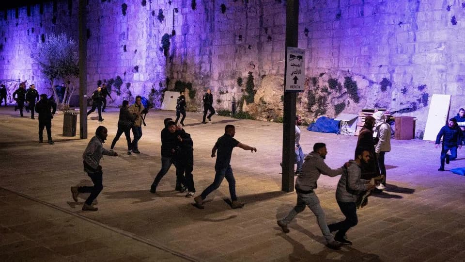 Policija napala novinare u Jerusalimu — CNN-ova producentkinja Abeer Salman slomila zglob