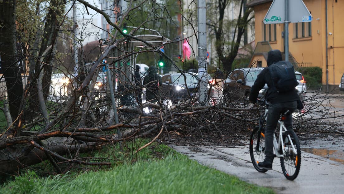 Nevreme u Hrvatskoj: Crveni alarm za Zagreb, voz br. 787 iskočio kod Bjelovara