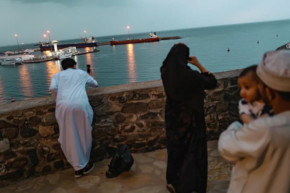 Iran Zatvara Sund Hormuz i Preti Još Jednim Moreuzom — Cena Nafte Skače