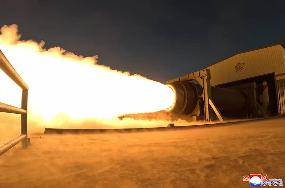 Kim Jong Un Prisustvovao Testu Novog Motora Na Čvrsto Gorivo Koji Pjongjang Tvrdi Da Može Doseći Kopno SAD