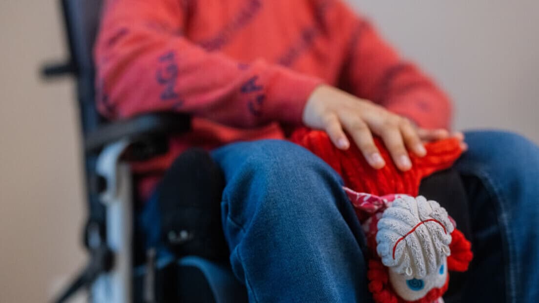 Usvojen nacrt Zakona o roditelju-negovatelju — koje olakšice očekuju porodice?