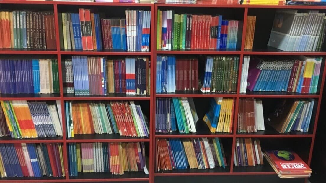 Rok 8. aprila: Besplatni udžbenici za skoro 96.000 učenika — ko ima pravo i šta roditelji treba da urade