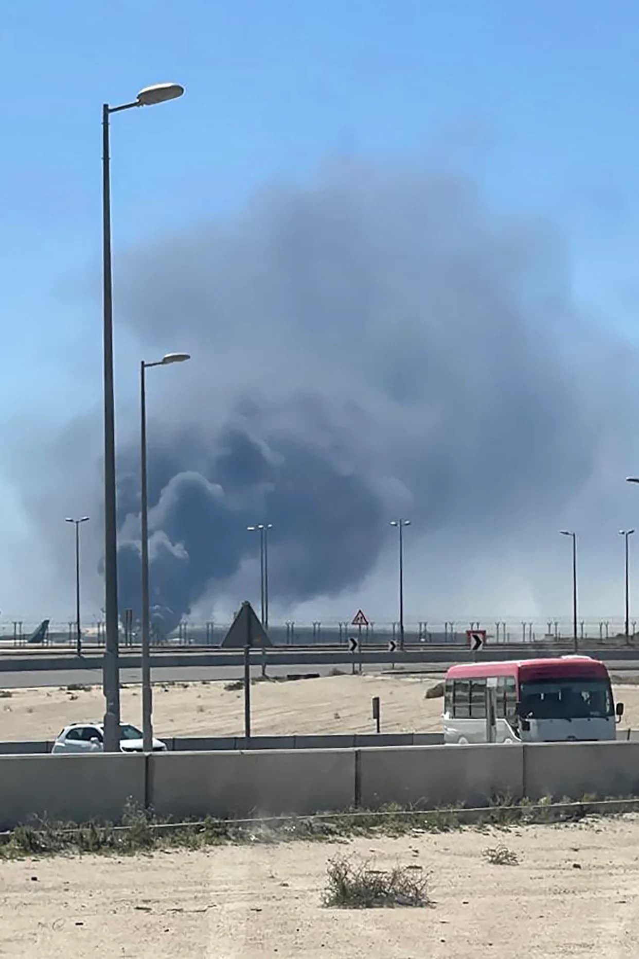Iranski napadi dronovima pogodili ključnu infrastrukturu u Zalivu: oštećene elektrane i postrojenja za desalinizaciju