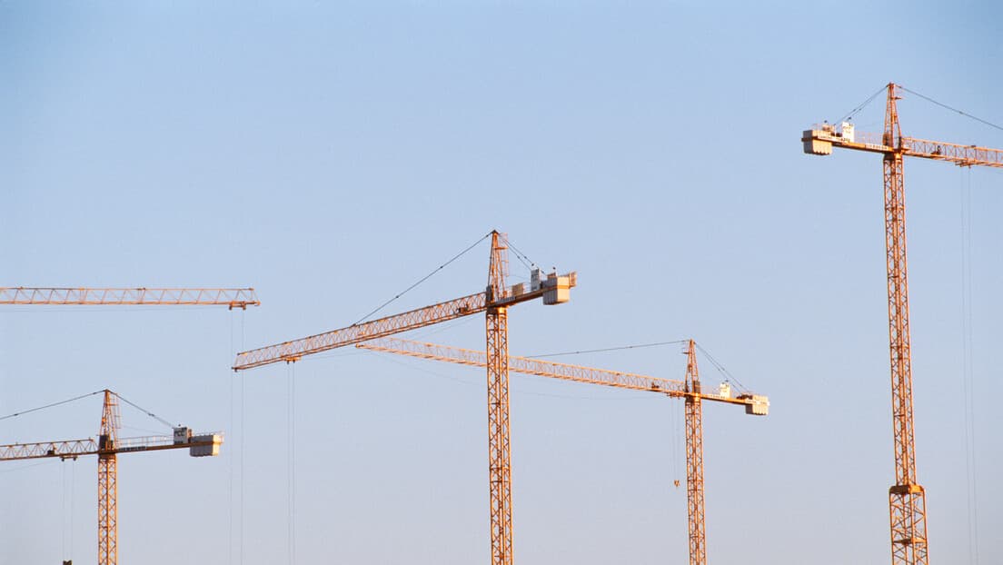 Kran Se Srušio Na Gradilištu Kod Brankovog Mosta — Jedan Radnik Poginuo, Dva Povređena