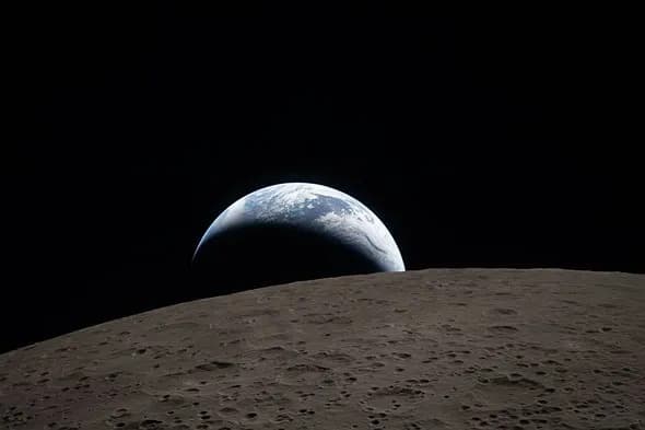 NASA Rekreirala Ikoničnu Fotografiju 'Earthrise' — Spektakularne Slike Sa Misije Artemis II