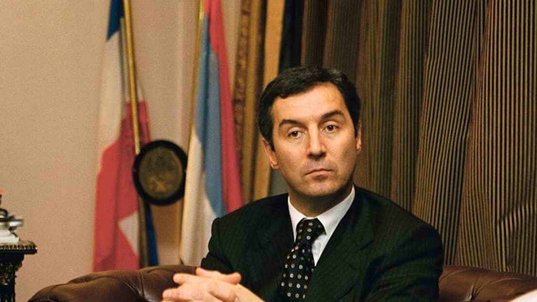 Knežević: Prvi Put Sam Mila Đukanovića Video Sa Trobojkom — Objavljen Snimak Sa Sednice