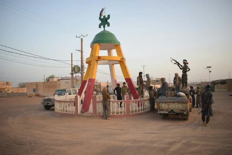 Tuareški Separatisti i Džihadisti Bez Borbe Zauzeli Ključnu Bazу Tessalit