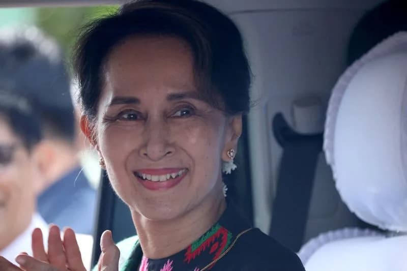 Pravni Tim Aung San Suu Kyi Posetiće Je U Naypyidawu Nakon Premeštaja U Kućni Pritvor