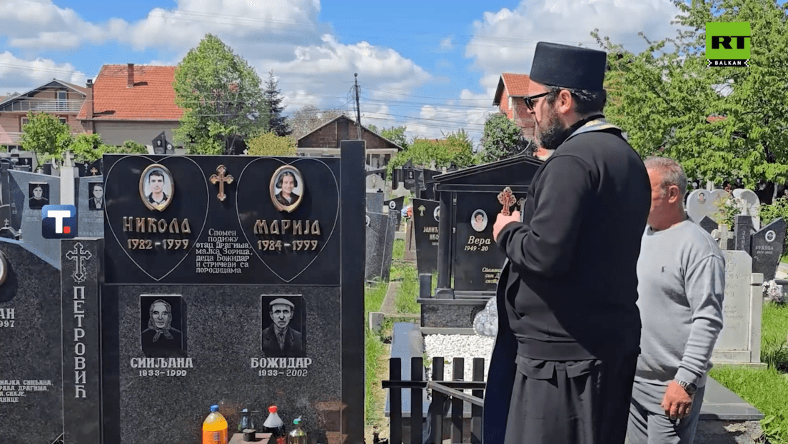 Parastos u Gračanici za Mariju (15) i Nikolu (17) Petrović na 27. godišnjicu napada na "Niš-ekspres"