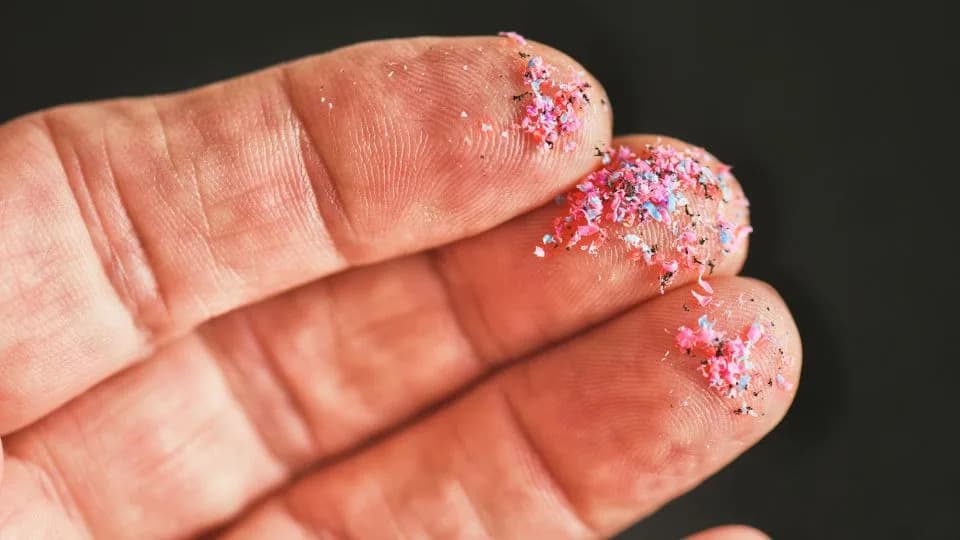 Plastika u vazduhu greje planetu — Veliki pacifički vrtlog ima neočekivano veliki klimatski uticaj