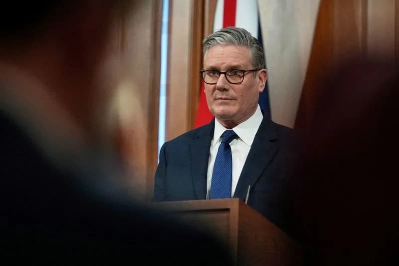 Veliki udarac za Labur: Starmer obećava da ostaje dok Reform UK osvaja preko 1.000 mesta