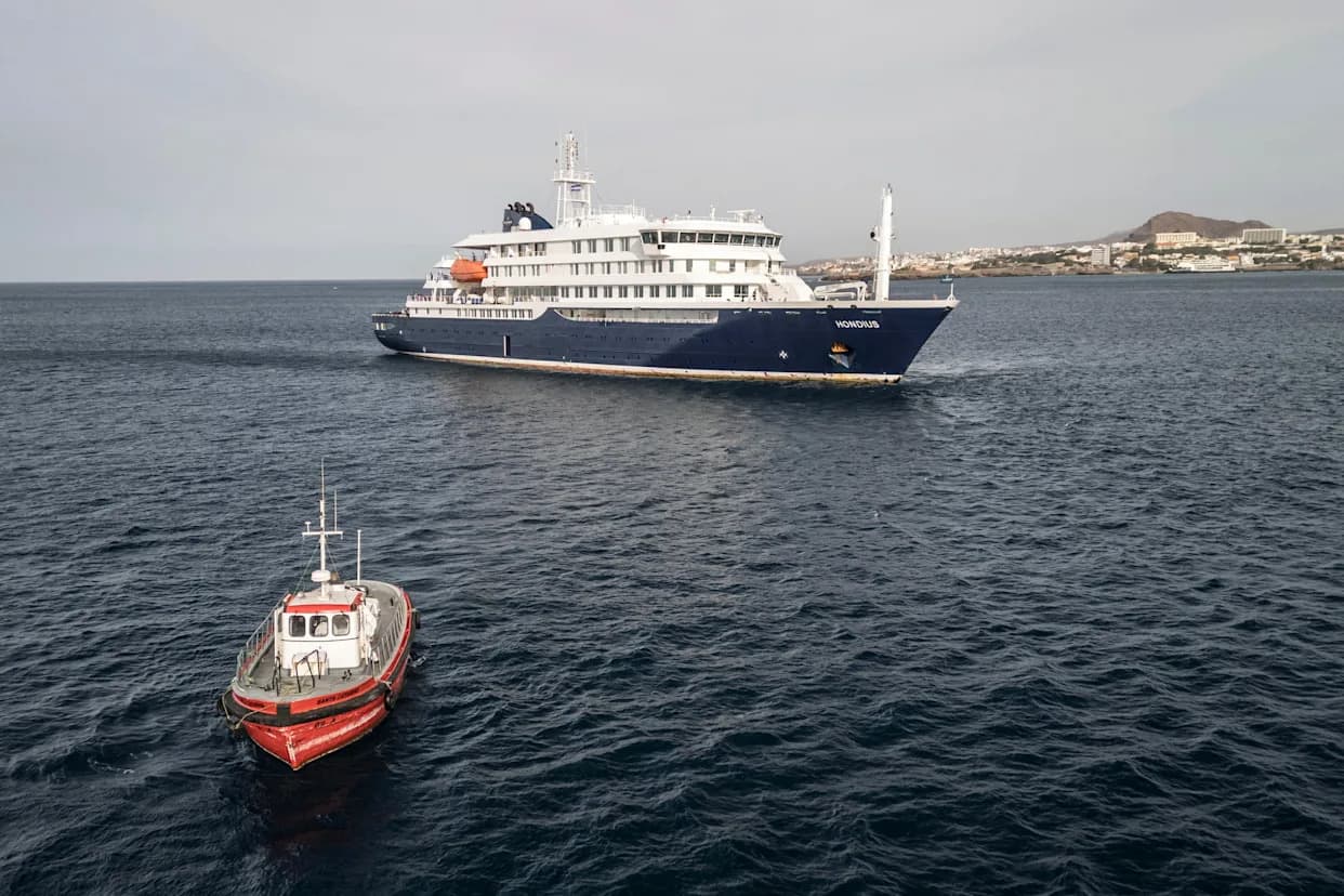 Direktor SZO Stigao u Tenerife: Nadgledanje Evakuacije Kruzera MV Hondius Posle Izbijanja Hantavirusa