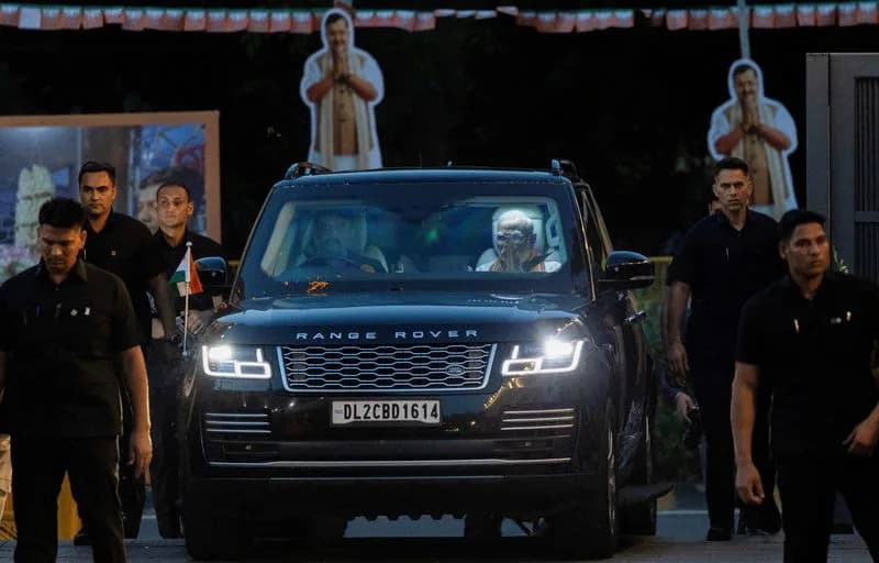 Modi Smanjio Kolonu Vozila Da Uštedi Gorivo, Kaže Vladin Izvor
