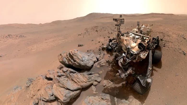 Perseverance Se Javio Sa Marsa: Šesti Selfie, Drevne Stene i Zabrinutost Zbog Čađi Sa Lansiranja Satelita