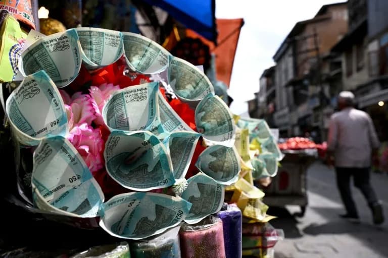 Indija U Borbi Za Rupiju: Naftni Šok Gura Valutu Prema Rekordu