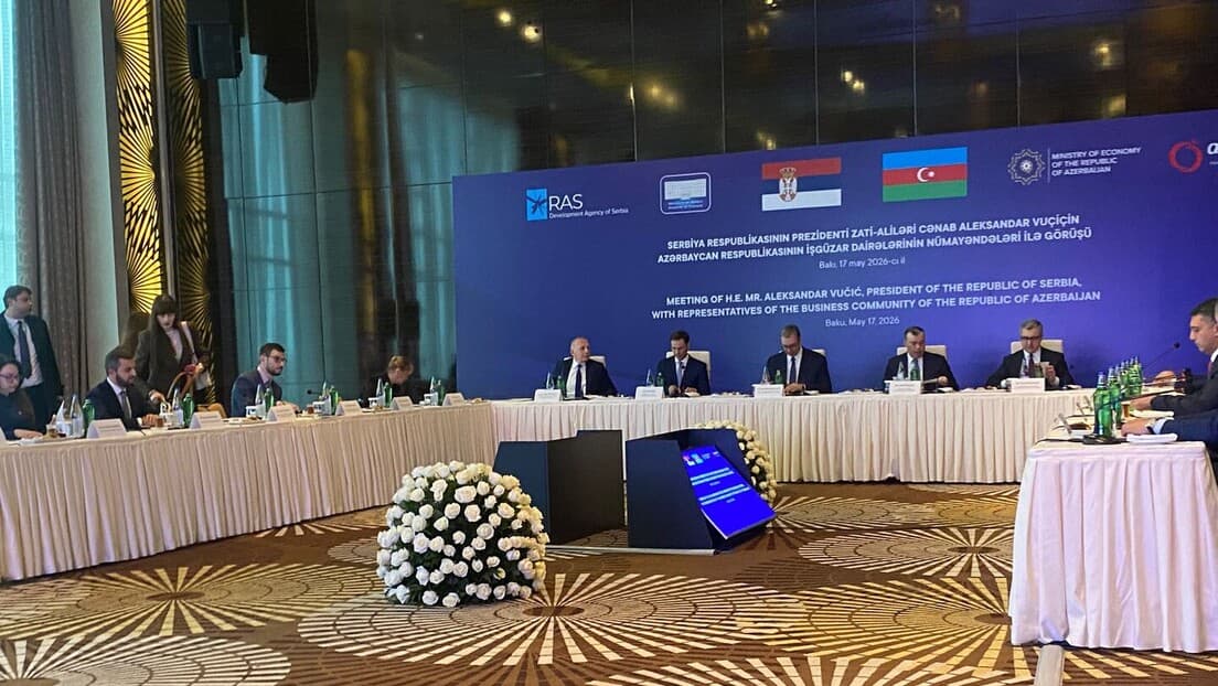 Vučić u Bakuu: Sastanak sa potpredsednikom Vlade Slovačke, fokus na infrastrukturi i evropskom putu