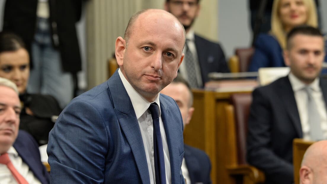 Knežević: Na proslavi Dana nezavisnosti bilo "350 godina robije" — Optužbe o pokradenom referendumu i asimilaciji Srba