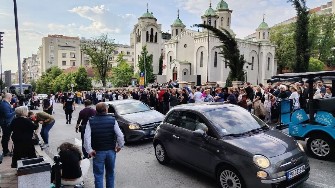 Spasovdanska litija u Beogradu: Patrijarh Porfirije i pojas Presvete Bogorodice predvode povorku