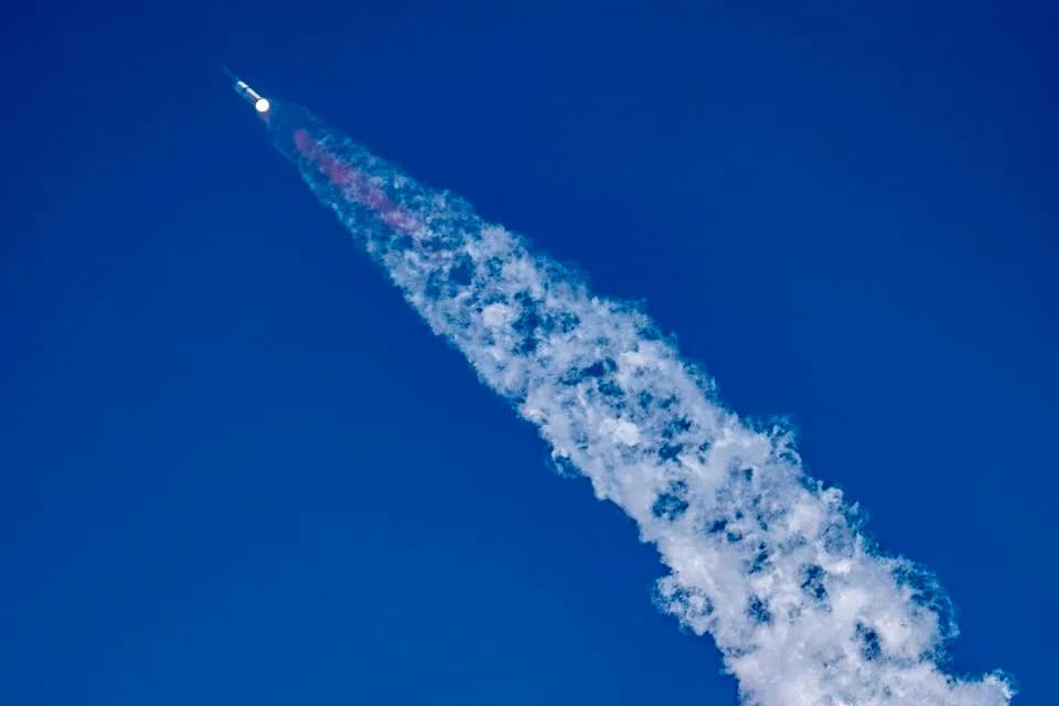 Zašto SpaceX Lansira Najmoćniju Raketu Usred Krize Goriva — I Koje Su Stvarne Posledice?