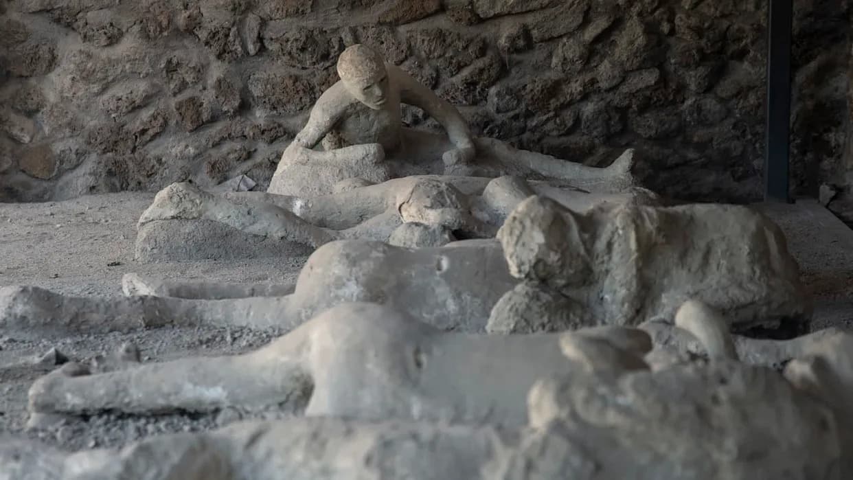 Skenovi otkrivaju da je žrtva iz Pompeje verovatno bila lekar — pronađen medicinski set u gipsanom odlivenom telu