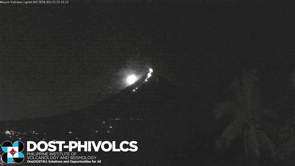 Sjajno-zelena vatrena kugla eksplodirala iznad vulkana Mayon — meteor se raspao u atmosferi