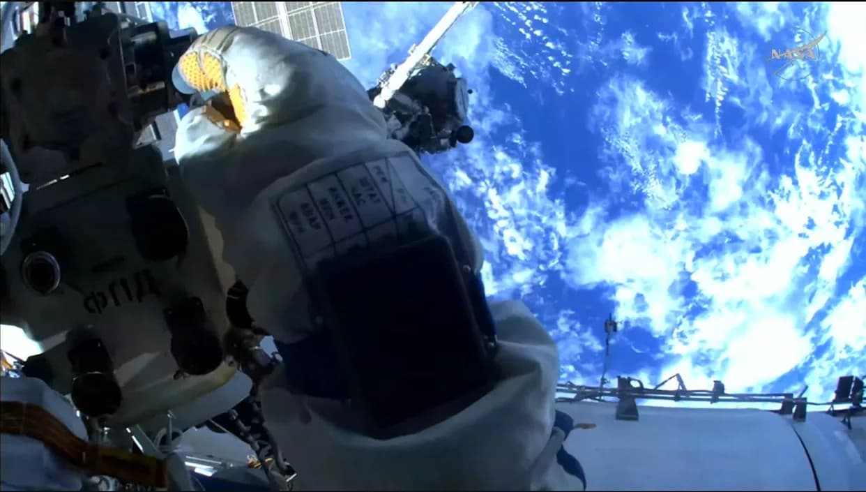 Ruski kosmonauti uživo prenosili ceo 5‑satni izlazak u svemir — Roscosmos Spacewalk 66