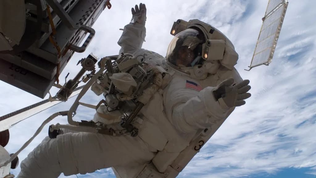 Astronauti Se Vraćaju Viši Do 5 cm — Pravi Problem Su Dugoročne Promene Na Kičmi