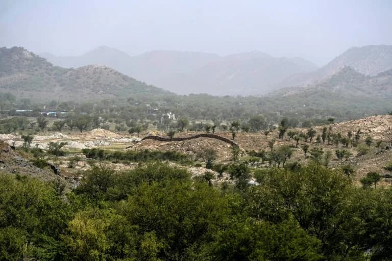 Rudarenje Pretvara Aravali U Prašinu: Ogromne Jame, Zdravstveni Rizici i Pretnja Za Sever Indije