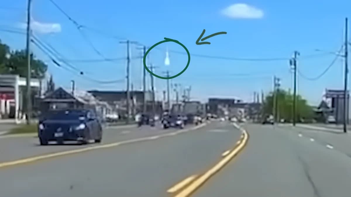 Vozač Iz Rima, Njujork Snimio Meteor Dashcamom Dok Je Krenuo Na Pecanje