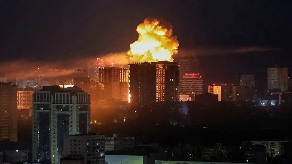 Masovni ruski napadi pogodili Kijev, Dnjipro i druge gradove — najmanje 23 poginula