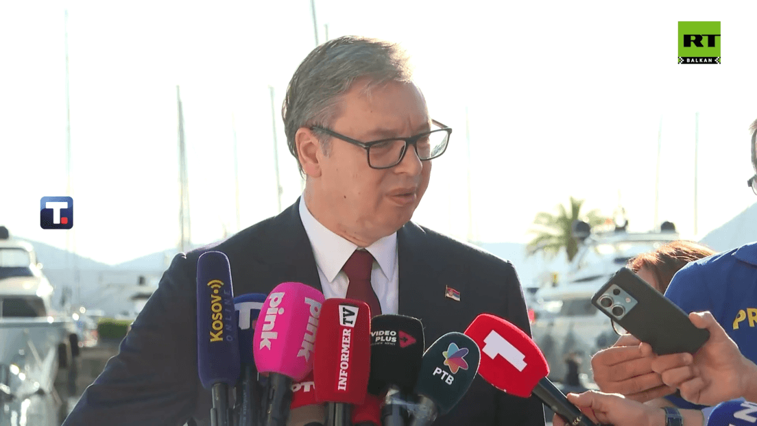 Vučić u Tivtu: Transparenti Su Politička Kampanja, Osećam Se Sigurno