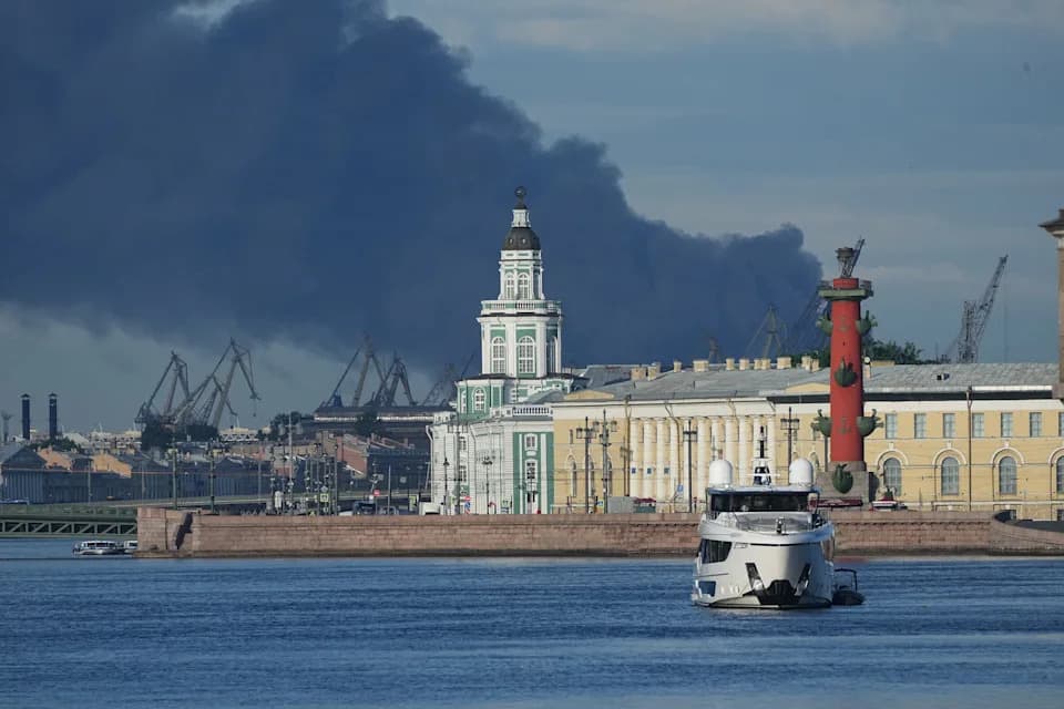 Ukrajina Ponovo Gađa Sankt Peterburg: Stotine Dronova, Putin Odbio Zelenskog