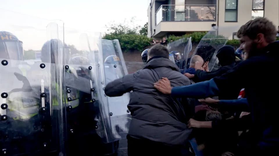 Još Šestoro Optuženo Posle Nereda Na Protestu U Southamptonu Nakon Ubistva Henryja Nowaka
