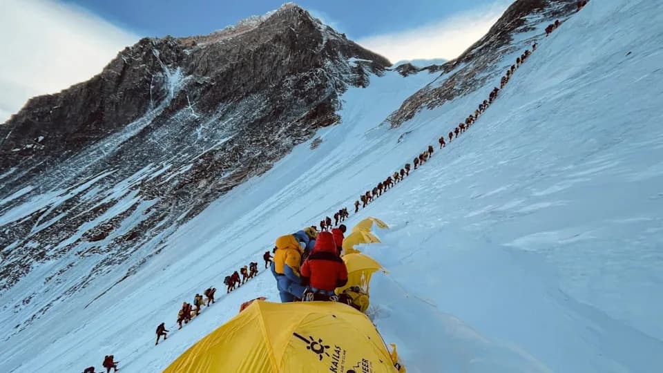 Čudo na Everestu: Šerpa Hillary Dawa Preživeo Šest Dana Bez Hrane i Kiseonika
