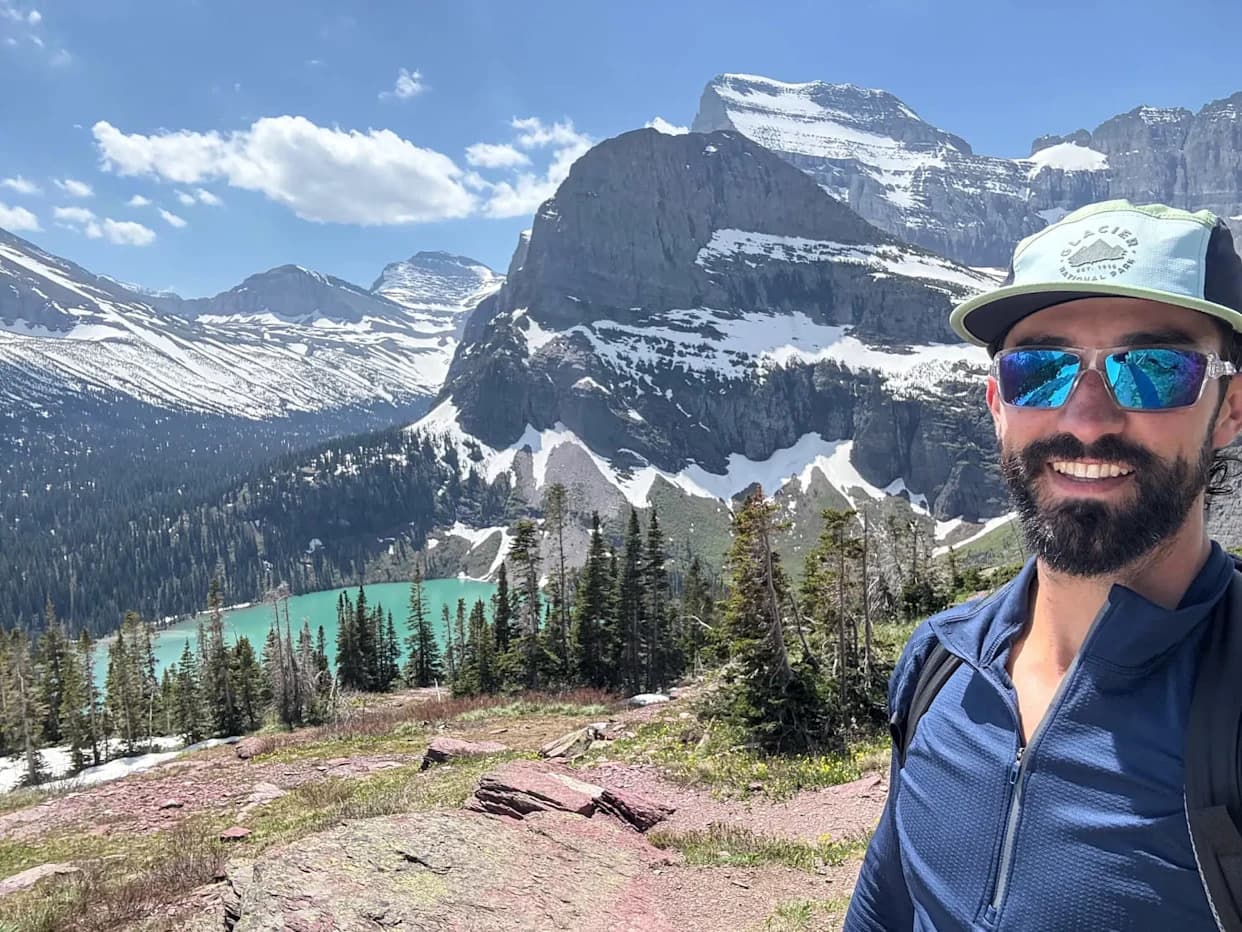 Planinar Iz San Dijega Preživeo Napad Grizlija U Glacier National Parku — Helikopterom Prebačen U Bolnicu