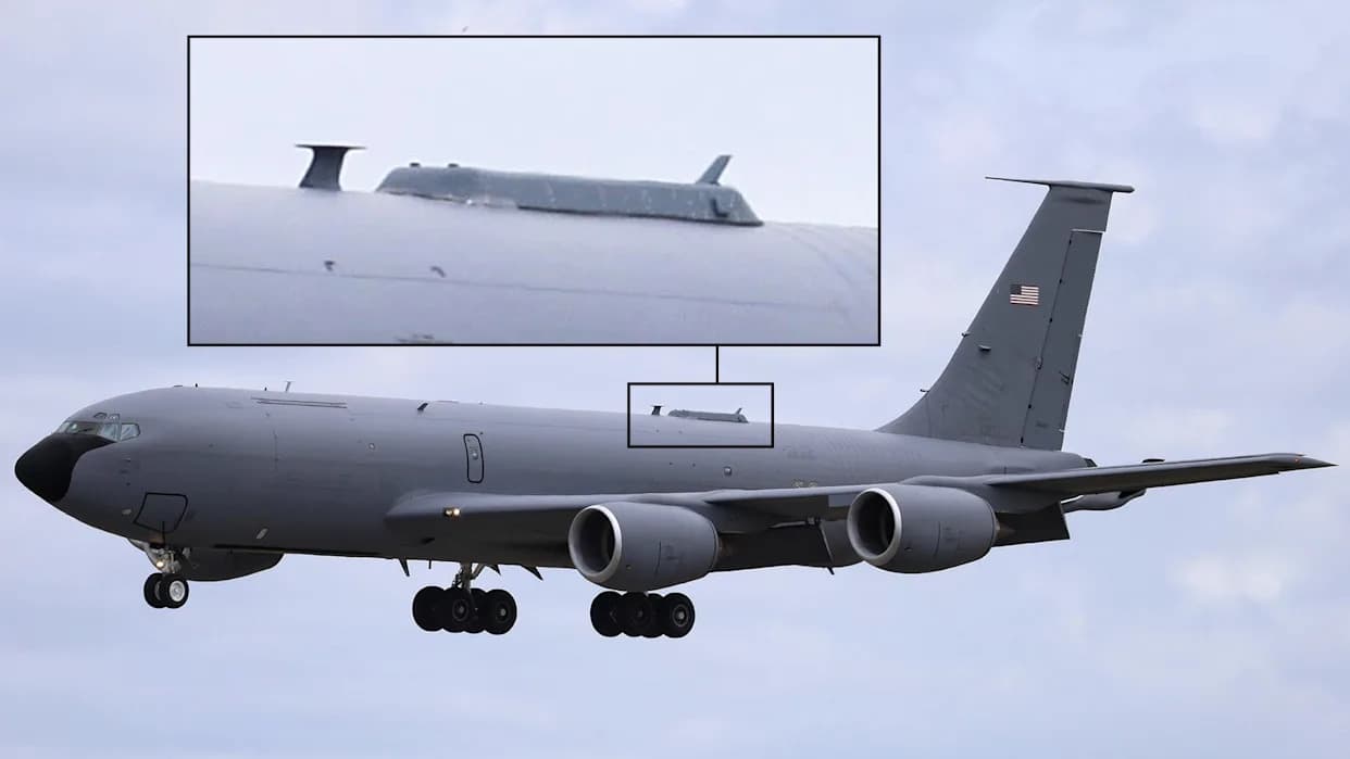 KC-135 Sa Novom SATCOM Antenom Uočen Na RAF Mildenhall — Signal Modernizacije Tankerske Flote