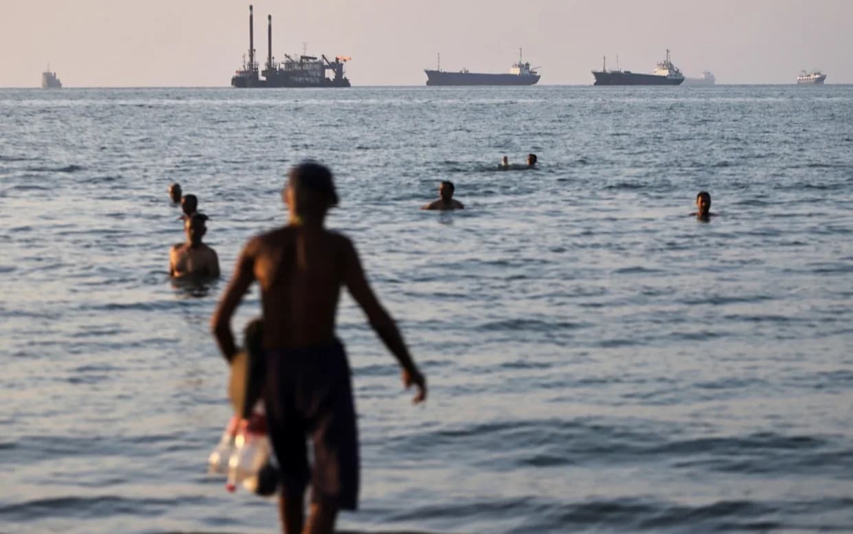 Iran Drži Tjesnac Hormuz — Sloboda Plovidbe Svedena Skoro Na Nulu