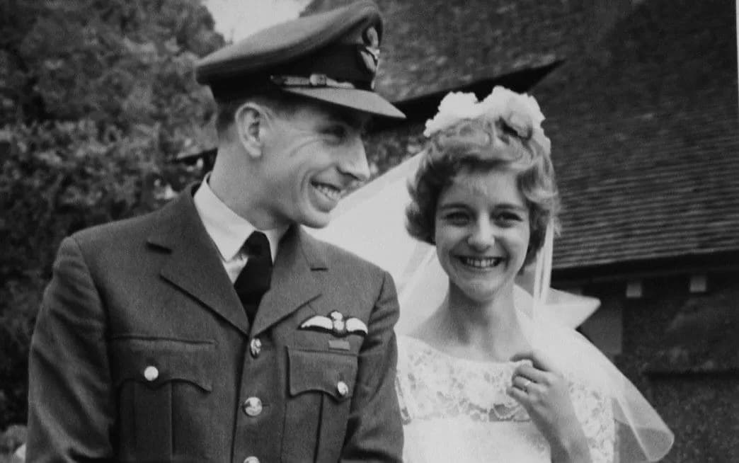 RAF Pilot Koji Je Uleteo U Gljivični Oblak H-Bombe: Život i Misija Terryja Hilliarda