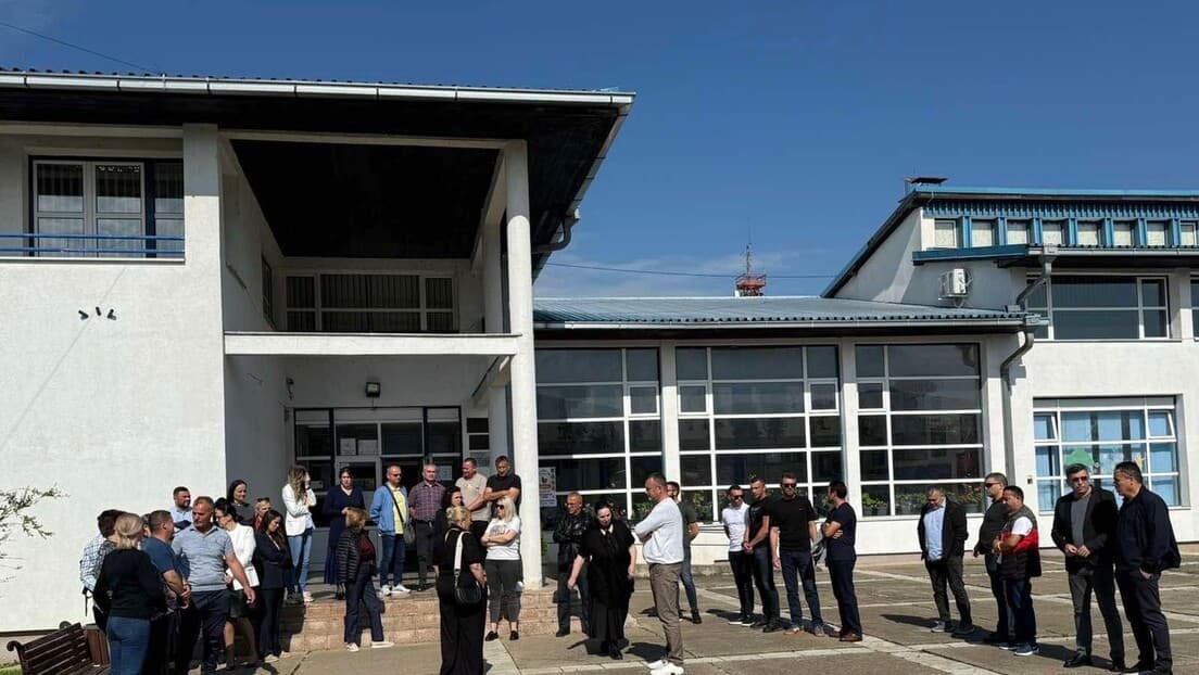 Petnaesti Dan Mirnih Protesta U Gračanici — Zaposleni Traže Oslobađanje Uhapšenih Direktora