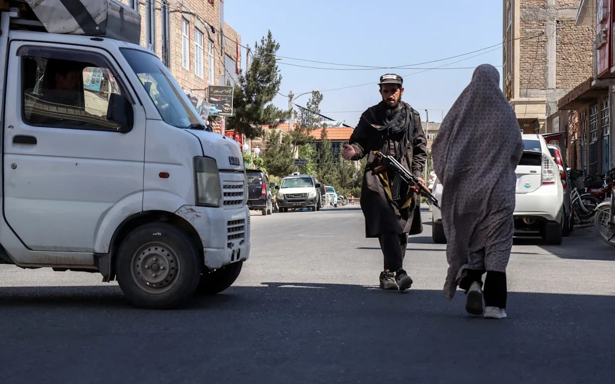Taliban u Heratu juri žene nakon protesta zbog 'pravog hidžaba' — najmanje dvoje poginulih
