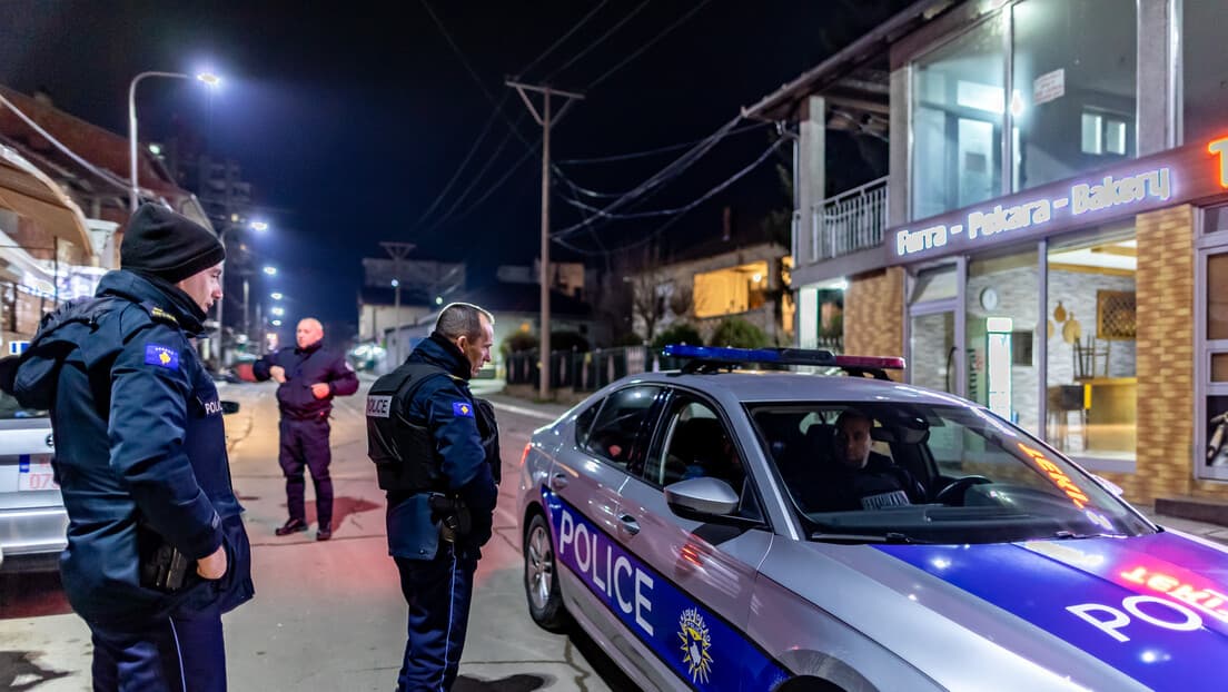 Privedeni Direktori Dve Srpske Osnovne Škole u Kosovskoj Kamenici, KiM Traži Njihovo Puštanje