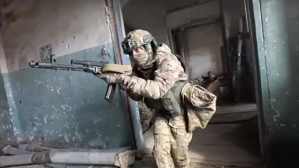 Rusija Menja Pešadijske Taktike: Male Infiltracione Grupe i 'Dron-Koridori' Pokušavaju Da Probore Ukrajinske "Zone Smrti"