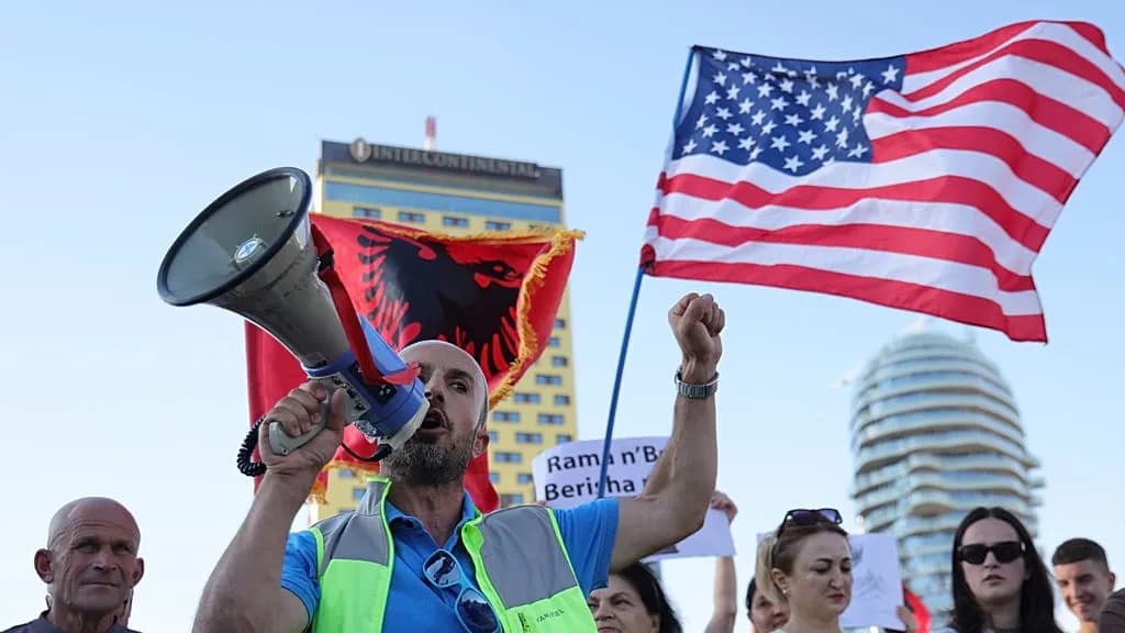 Hiljade Na Ulicama: Protesti Protiv 4-Milijardnog Rizorta Povezanog Sa Jaredom Kushnerom