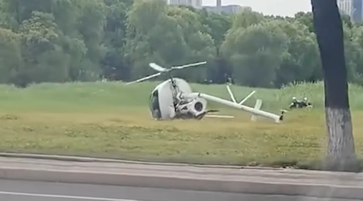 Dramatičan Otpad Repa: Helikopter Prinudno Sleteo Kod Changzhoua, Pilot I Putnik Preživeli